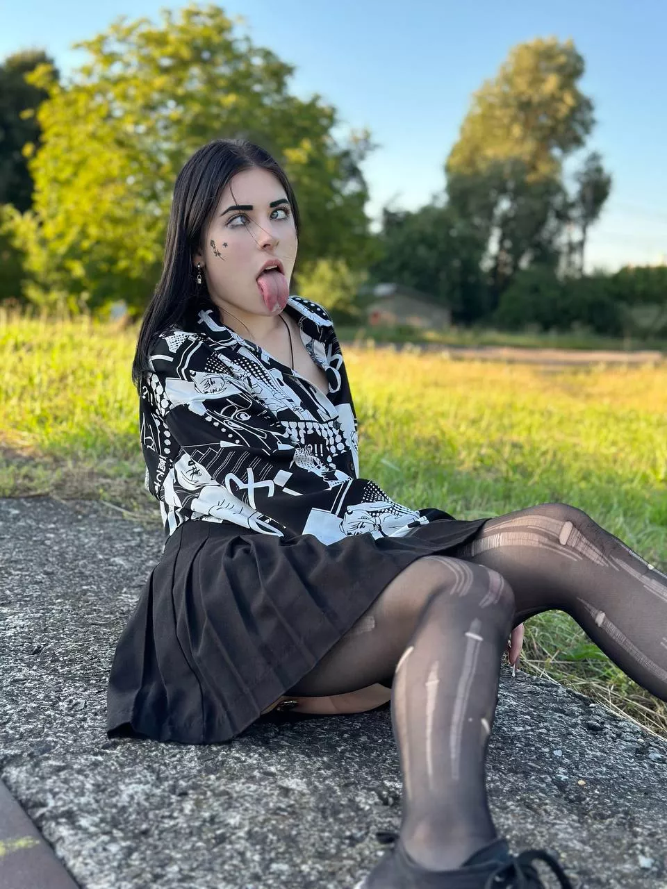 There is a surprise in this photo, only for the attentive posted by plushsesam