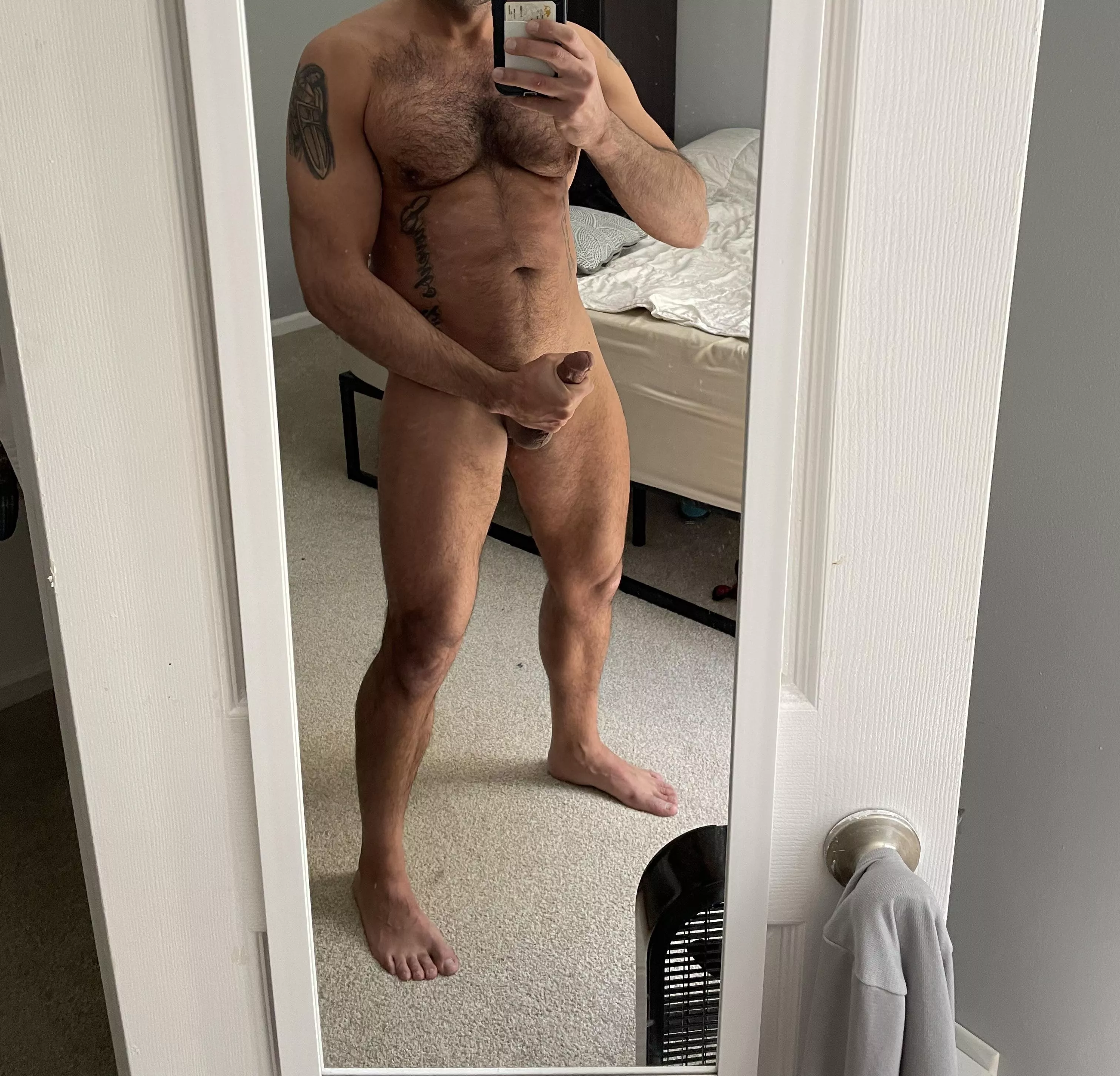 A rare full nude posted by InPublicIsBest