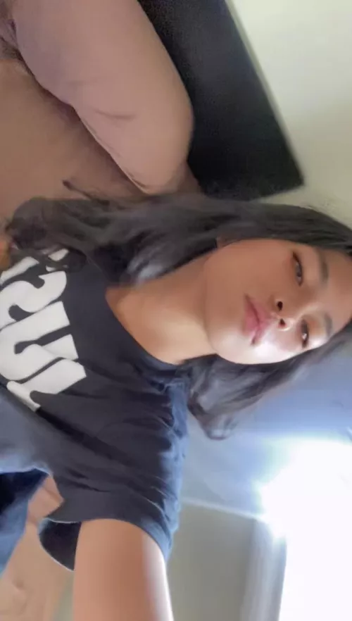 Am I hot by LongjumpingBison7436