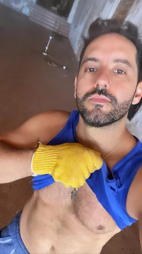 Bricklayer 👷🏻‍♂️ by ArgentoHot