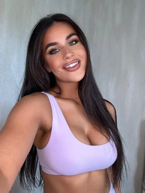 Does my crop top bring out my best features? by xxhasanahxxca