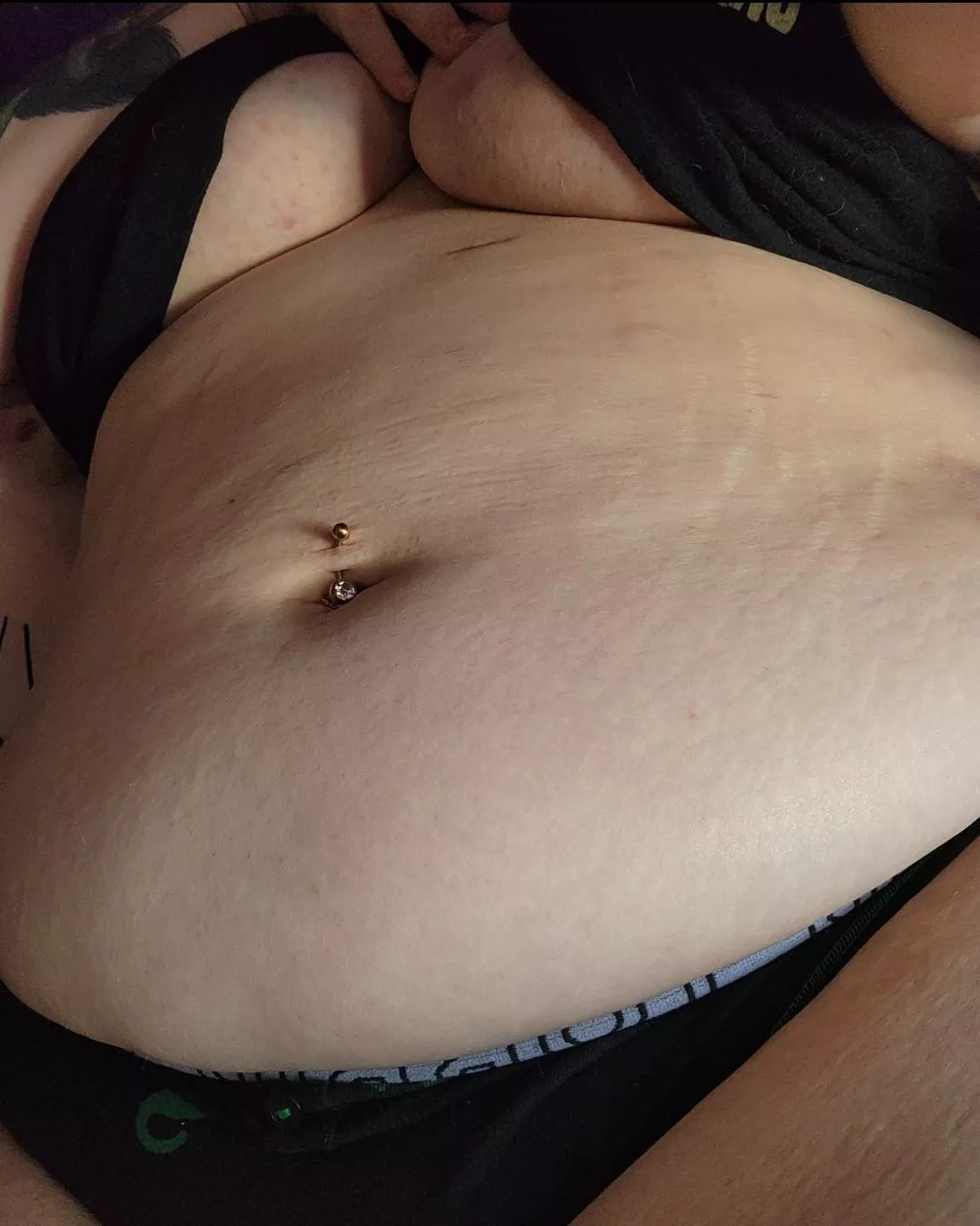 Find someone who loves all of you: fluff, stretch marks, scars, and all ☺️🥰🥰 posted by Stonedbabykitten