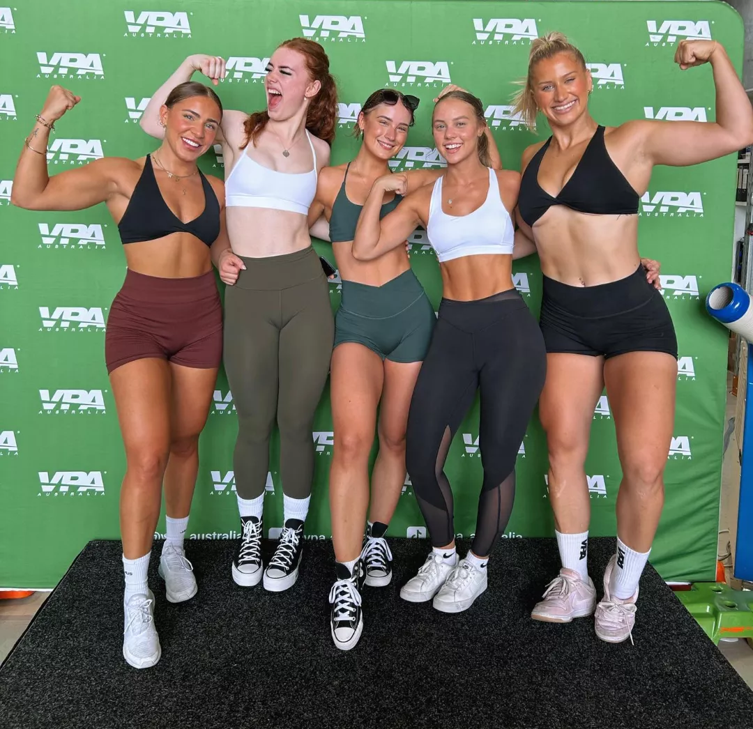 Flexin' 💪 posted by DwightDavid1234