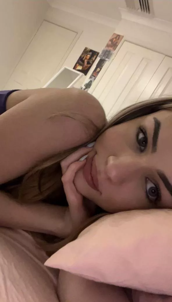 Her friends get jealous IUTR posted by doll_eyesblue