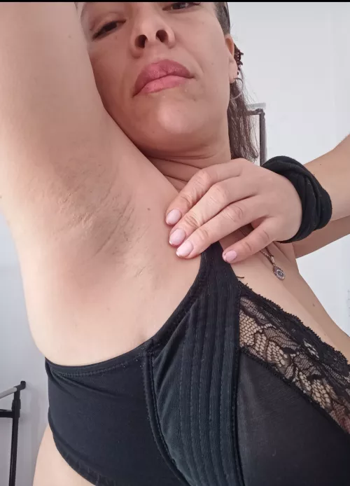 I like the marks on my armpits by Historical-Hurry8861