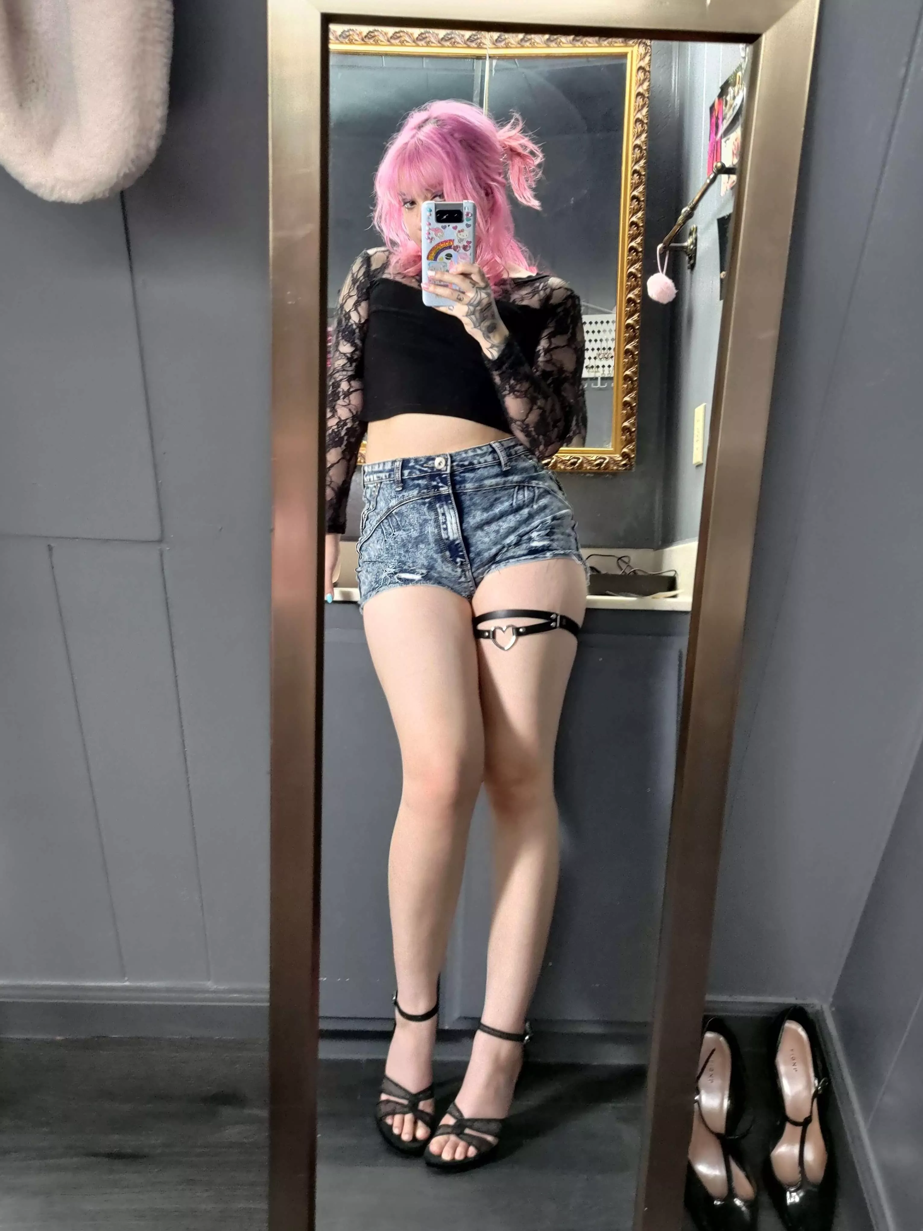 Is this look cute? 🥰 posted by RainbowValentine