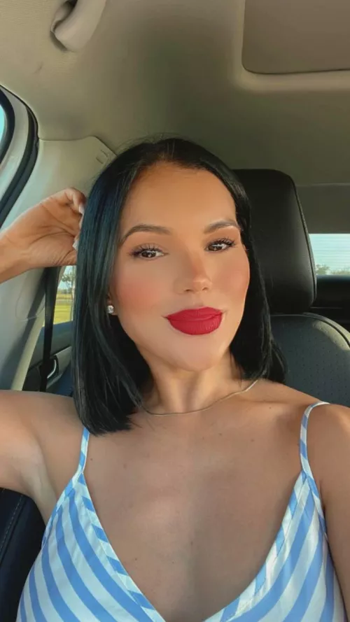 IUTR 40F by theglossyeager