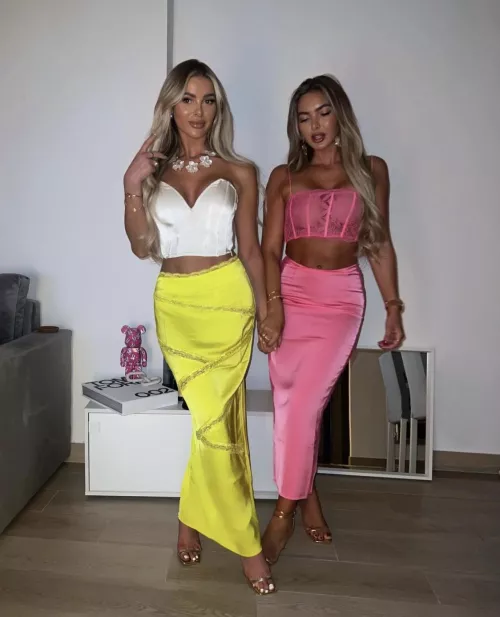 L or R? by Content10outof10