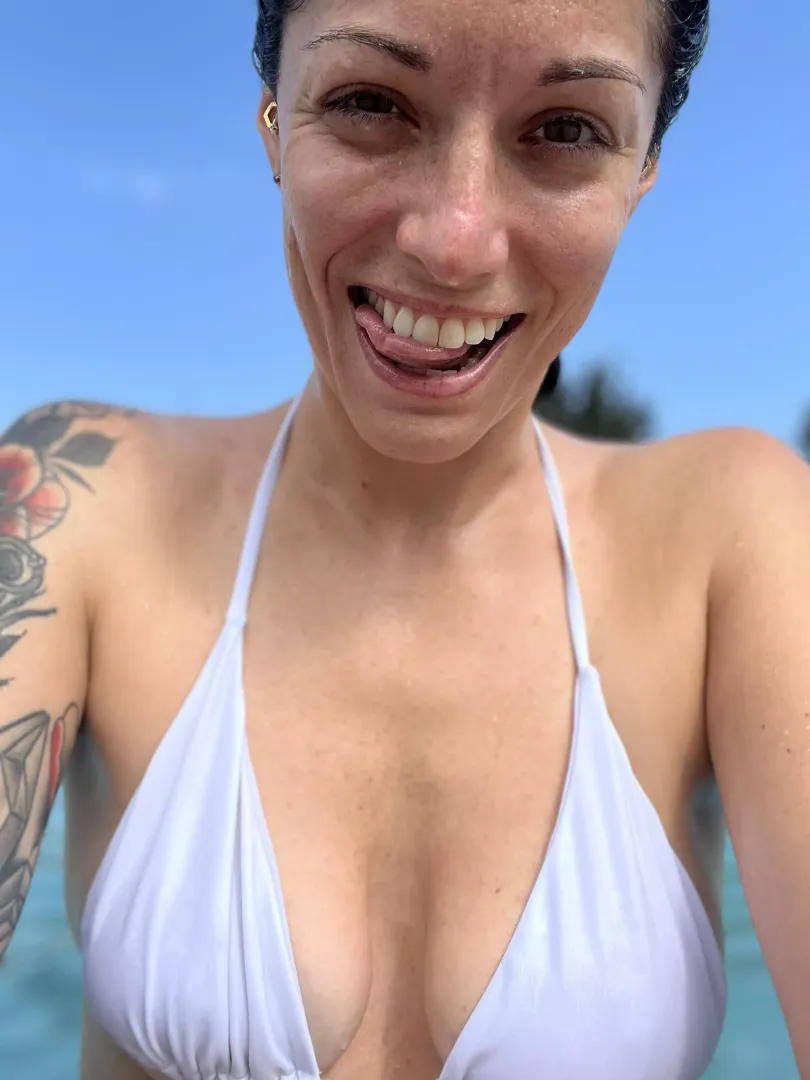 Nothing like a nice pool day🥰 posted by Athomewithember