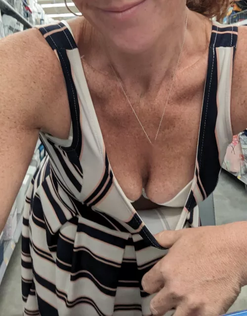 Quick peek at the store by 05a3c