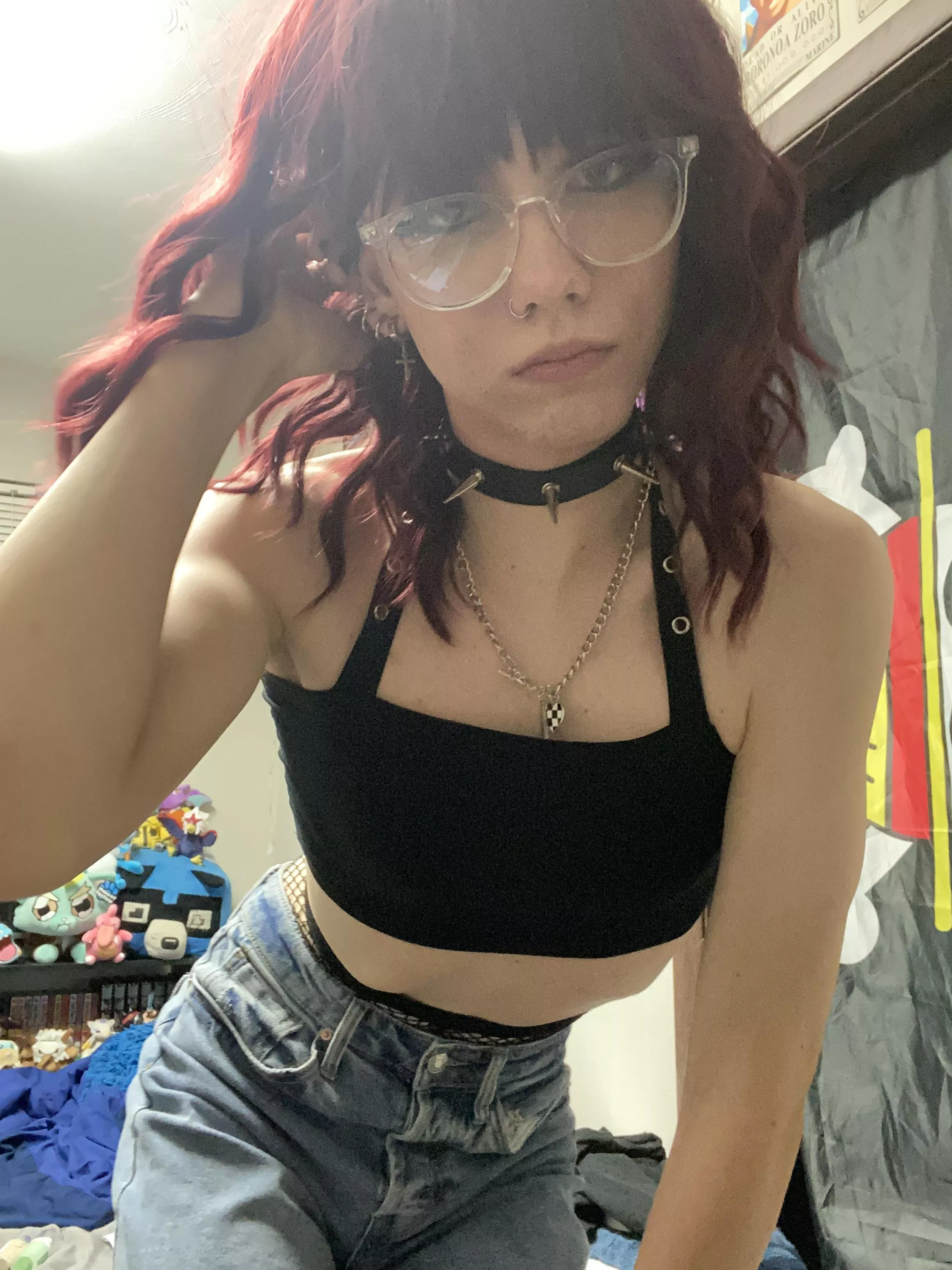 What is the first word that comes to mind when you saw my concert outfit? posted by Garb0w0dor