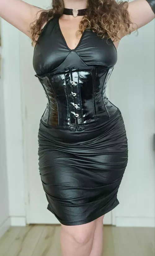 Black widow by Rich-Protection2188