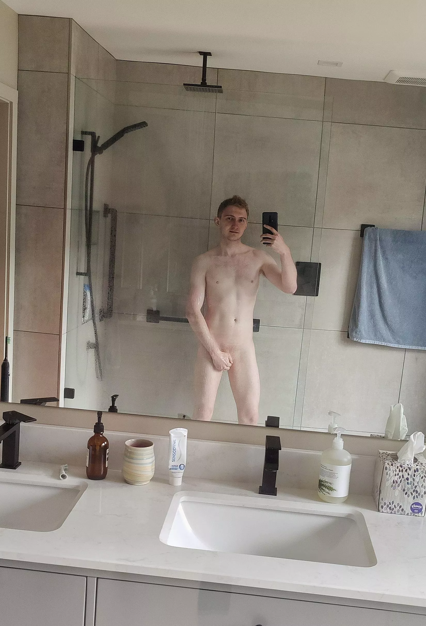 Come shower with me? 🚿😘 posted by Atomlad360