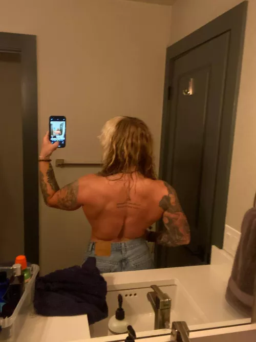 Do guys find girls with muscles attractive? by LizAnne1995