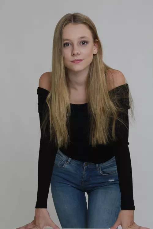 Ester Exposito by RaymondLeggs