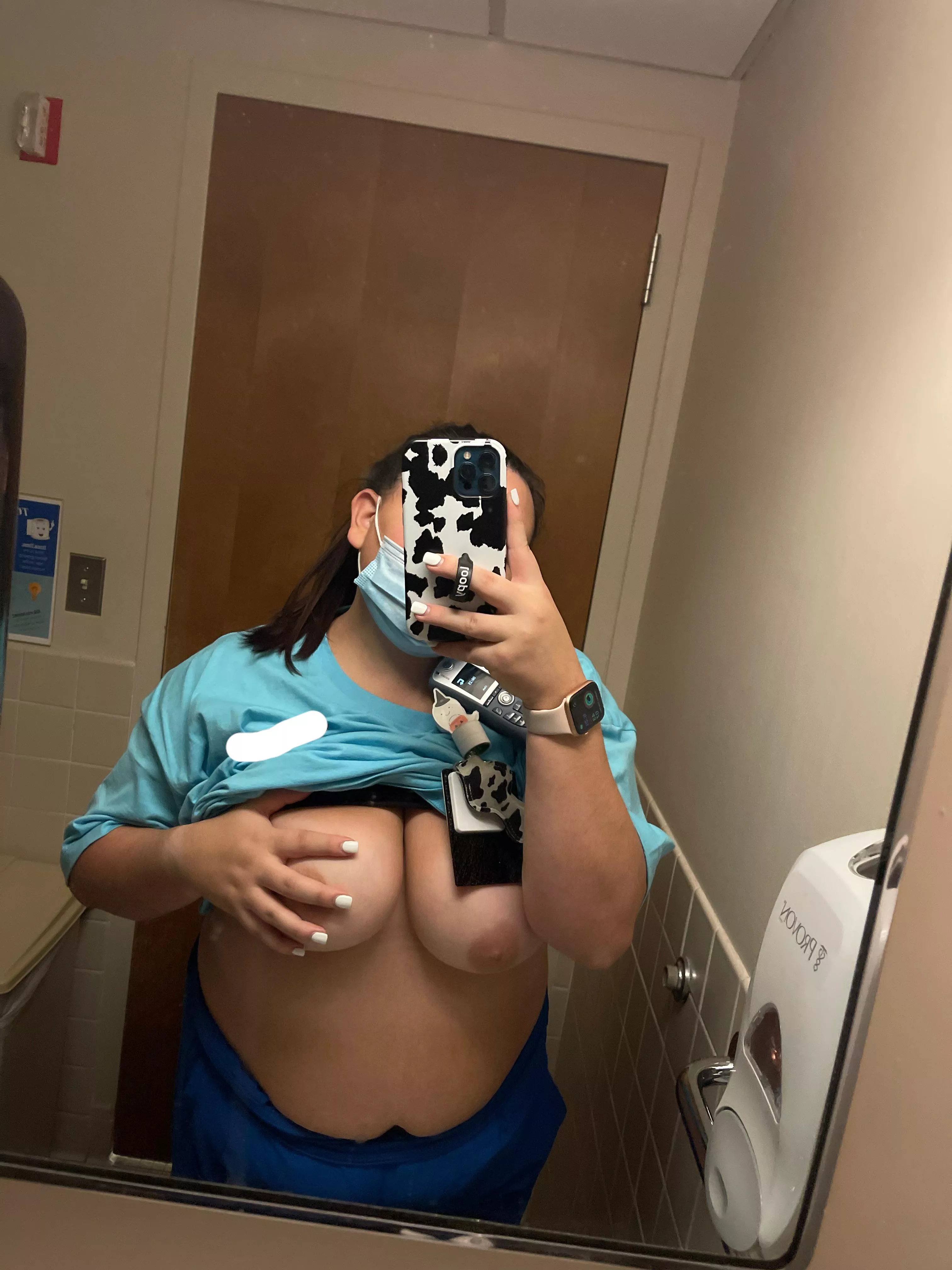 Hi I’m Tay and I’ll be your nurse today. How can i help you? 😘 posted by tayhayhay1