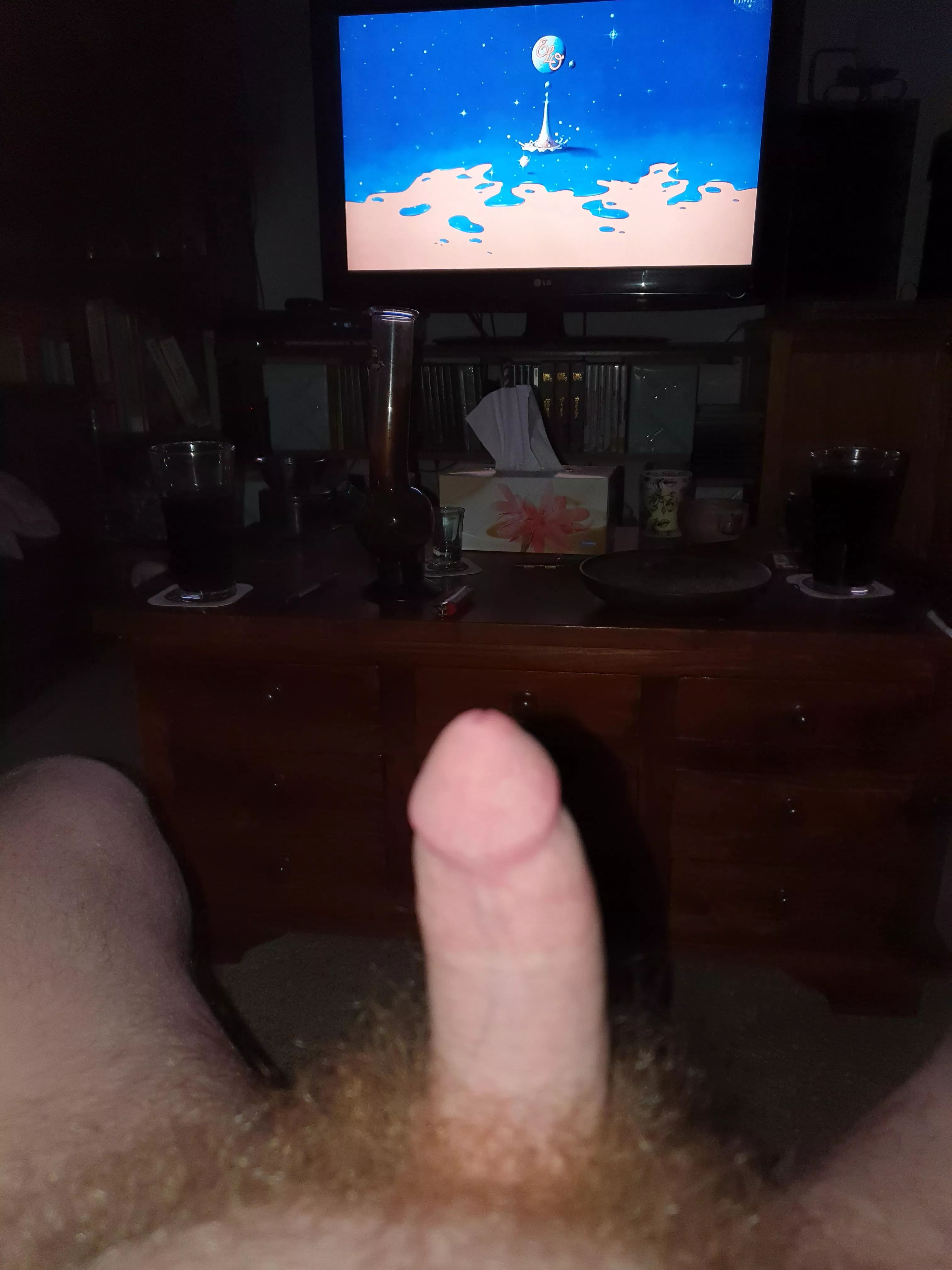 (M) Just a quiet night with bongs and tunes posted by Wooden_Tap_9974