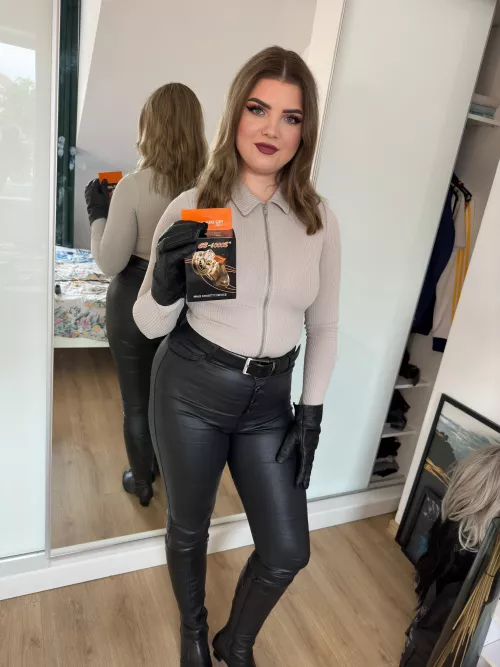 Mommy will lock you in chasity cage ! by Navlia