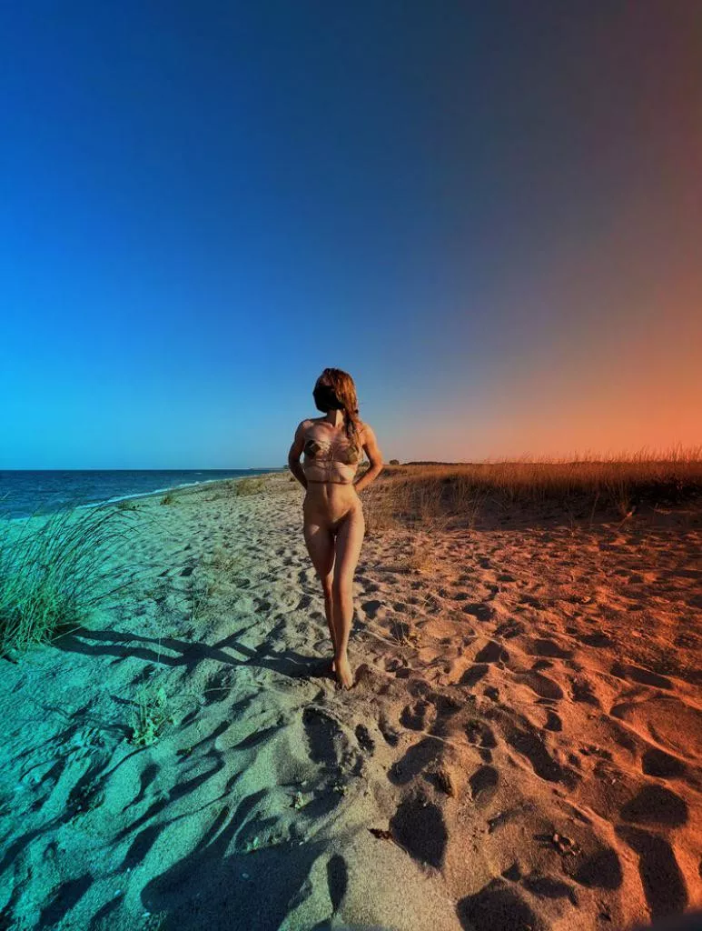 On a wild beach posted by DeliKateThing