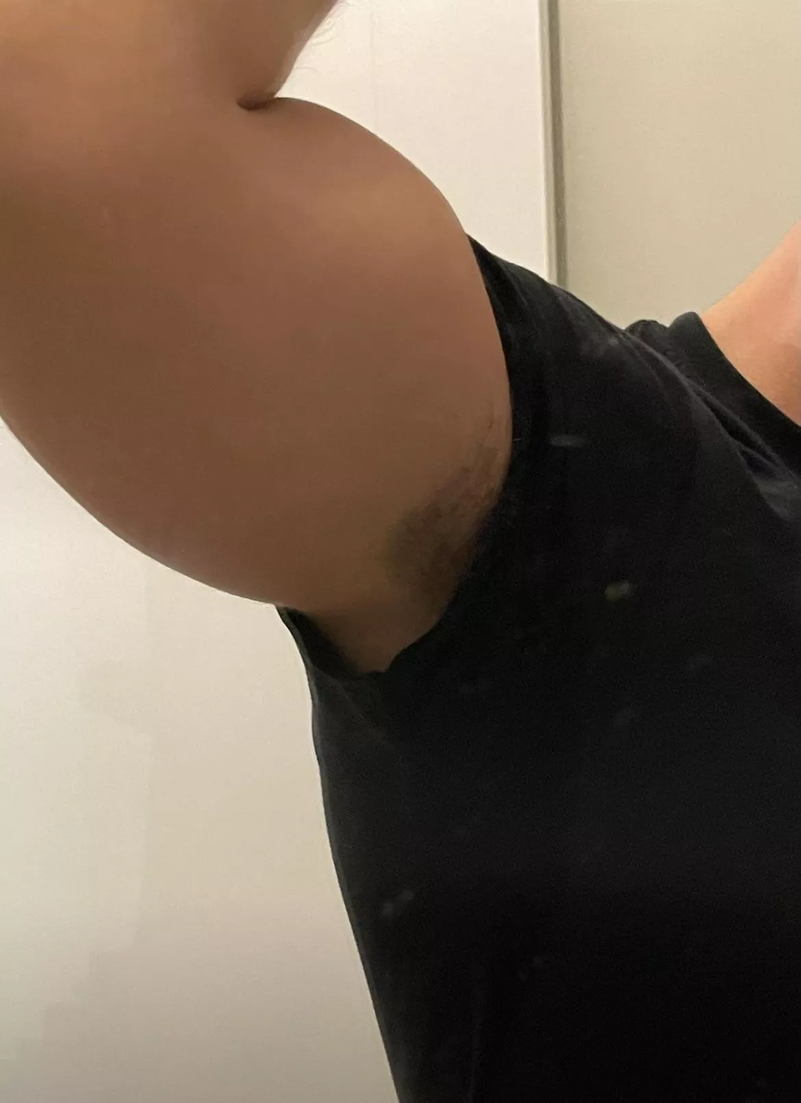 Suffocate in my pits posted by SmellyMuscleJock