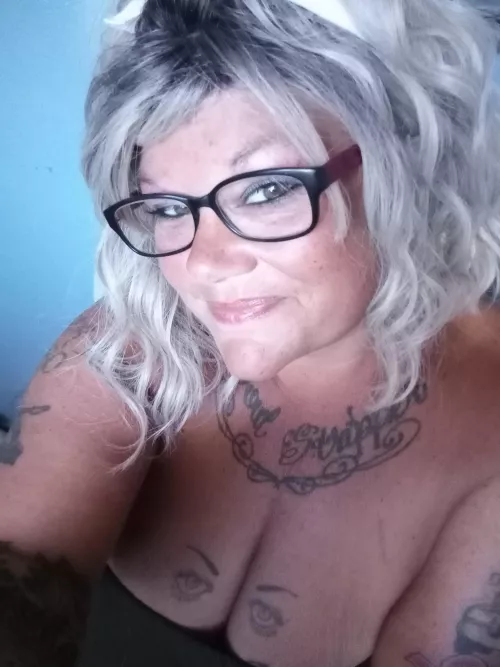 Wish I had a photo booth for selfies, that would be so fun by Bunker__Punch