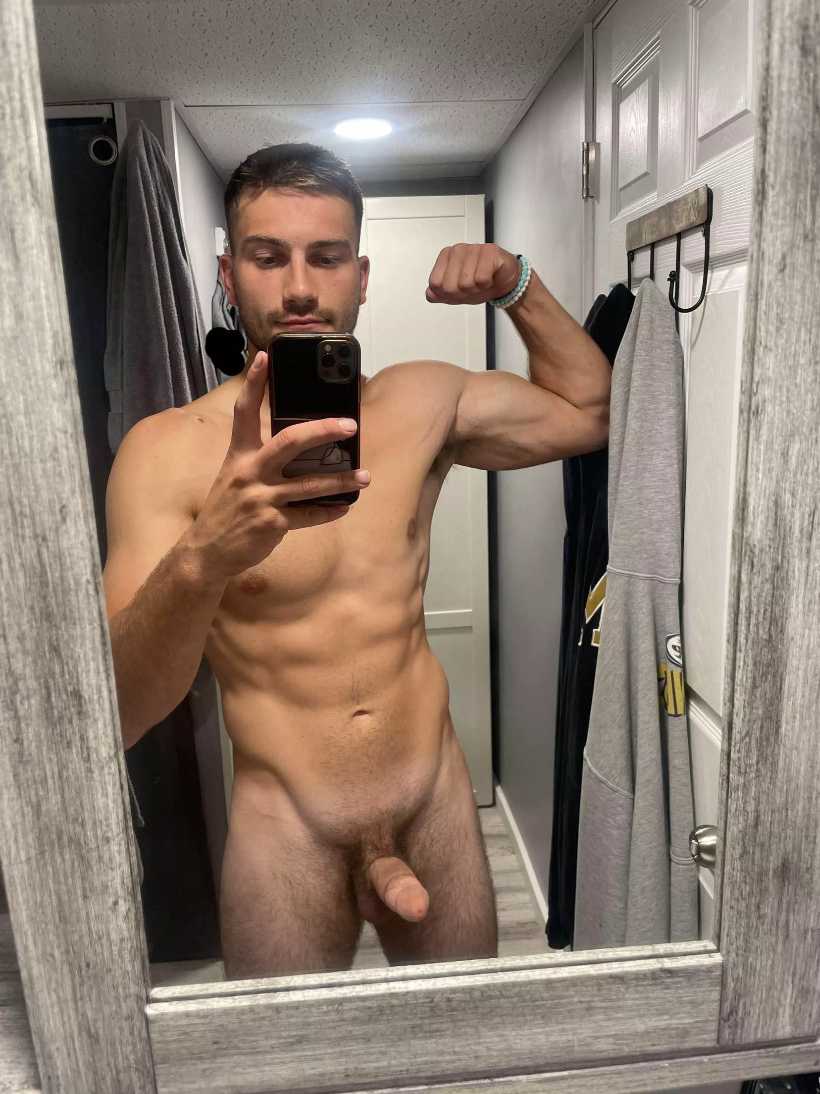 Woke up feeling lean 😜 posted by uncorrupted_miller5