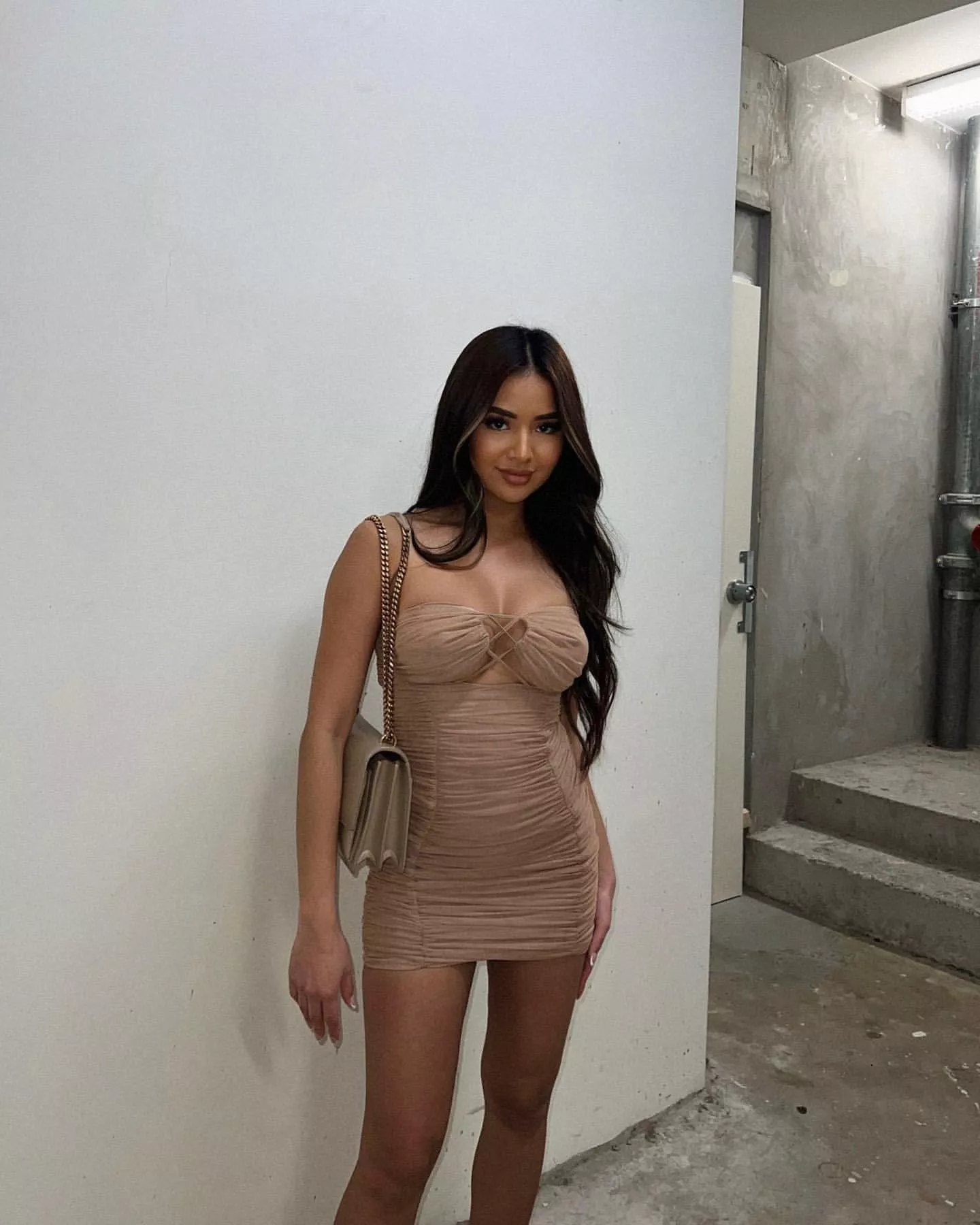 Asian in tight short dress posted by HonestRunner