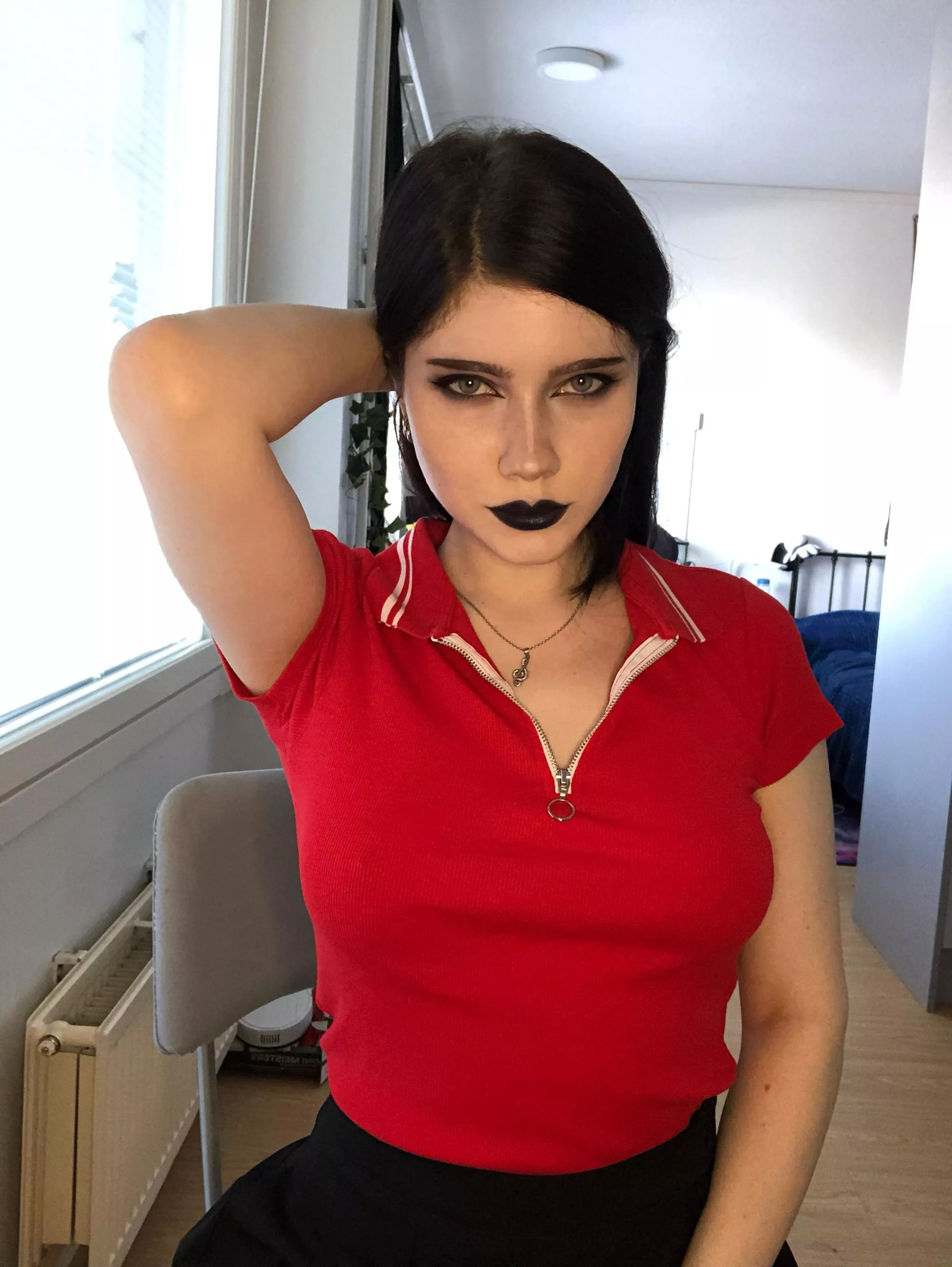 Careful, if you stare into my eyes you'll turn to stone - or at least parts of you 🖤 posted by Cashew225