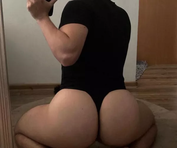 does a thong suit me? be honest by cutiewitabooty_3484