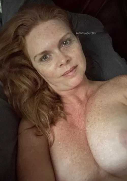 Halfway to weekend by Redhead974