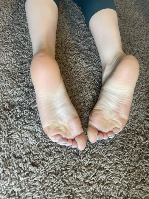 My heels are super soft! by thepeachyfeet