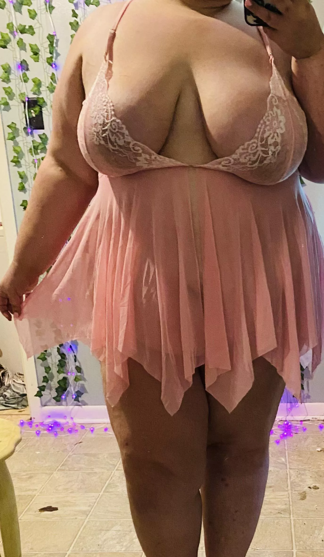 Pretty in pink 💖 posted by BBWCherry_4