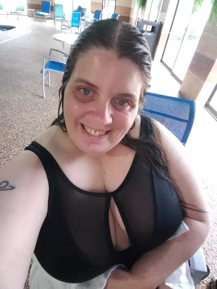 Swimsuit cleavage posted by FunDino30