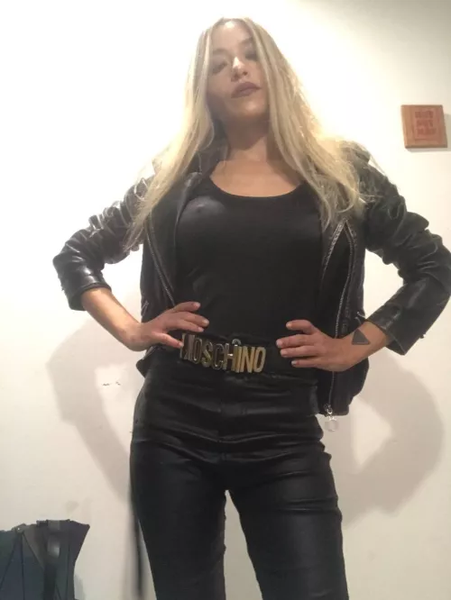 waiting for the weekend by DebyBabalon