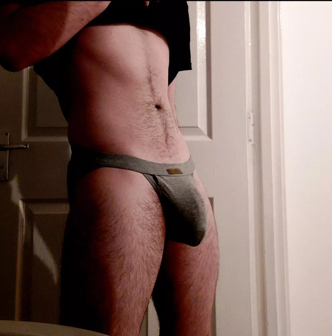 A simple bulge posted by LyleTheeWitch
