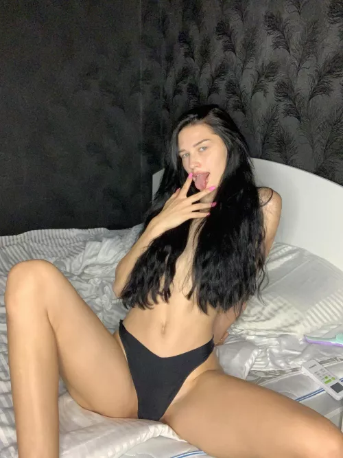 Baby, I'm waiting to hear from you. by cuttie_alice