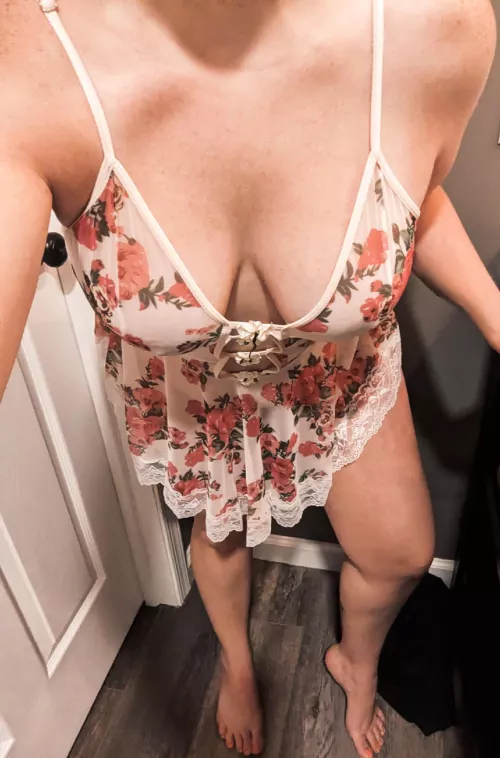 Does a long holiday weekend spent in bed with married woman sound fun by Coldbrew1255