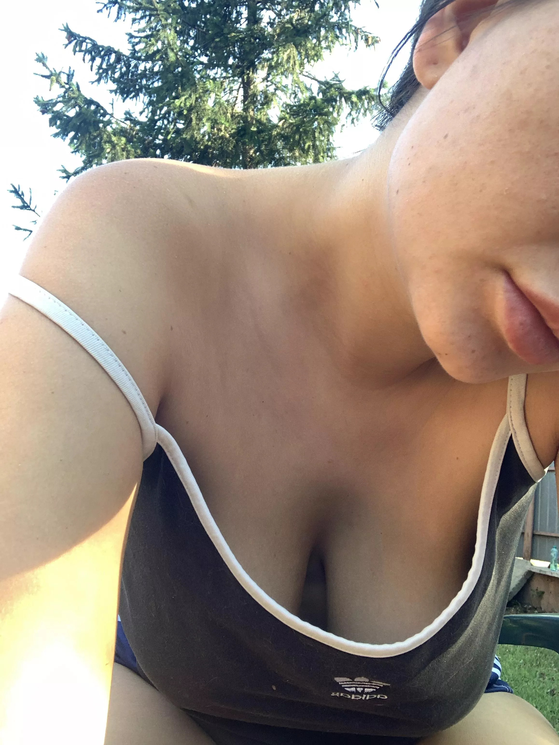 Down view posted by Xxkityx