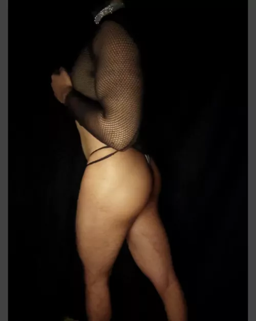 Feeling hot. by Exotic_Signature5193