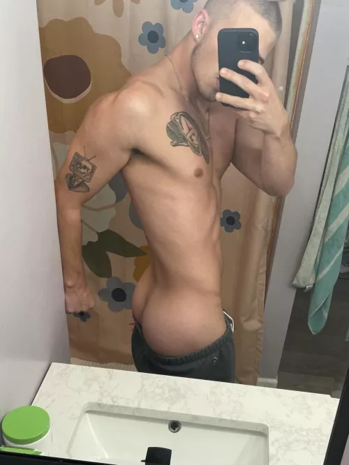 Hi I’m new here :) by LucasBlade1