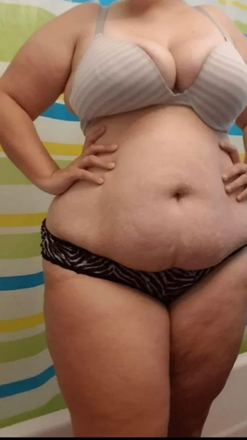 Honest opinion of my 30F mombod? by abigailgray256