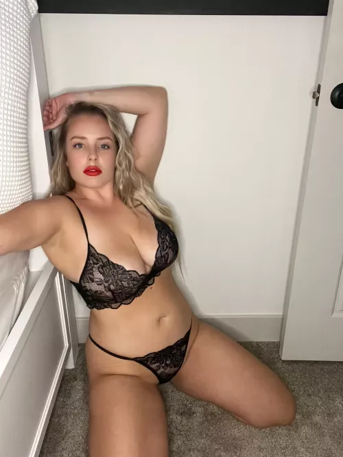 I love to do custom requests. Come tell me what you like. by Marieheadlines