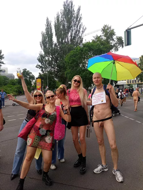 In public with 4 nice girls at Pride Berlin 2023, more + cfnm movies at my non-commercial website: mynudistlife.wixsite.com/bart, share with friends and elsewhere! Thx! by AromaticChoice9627