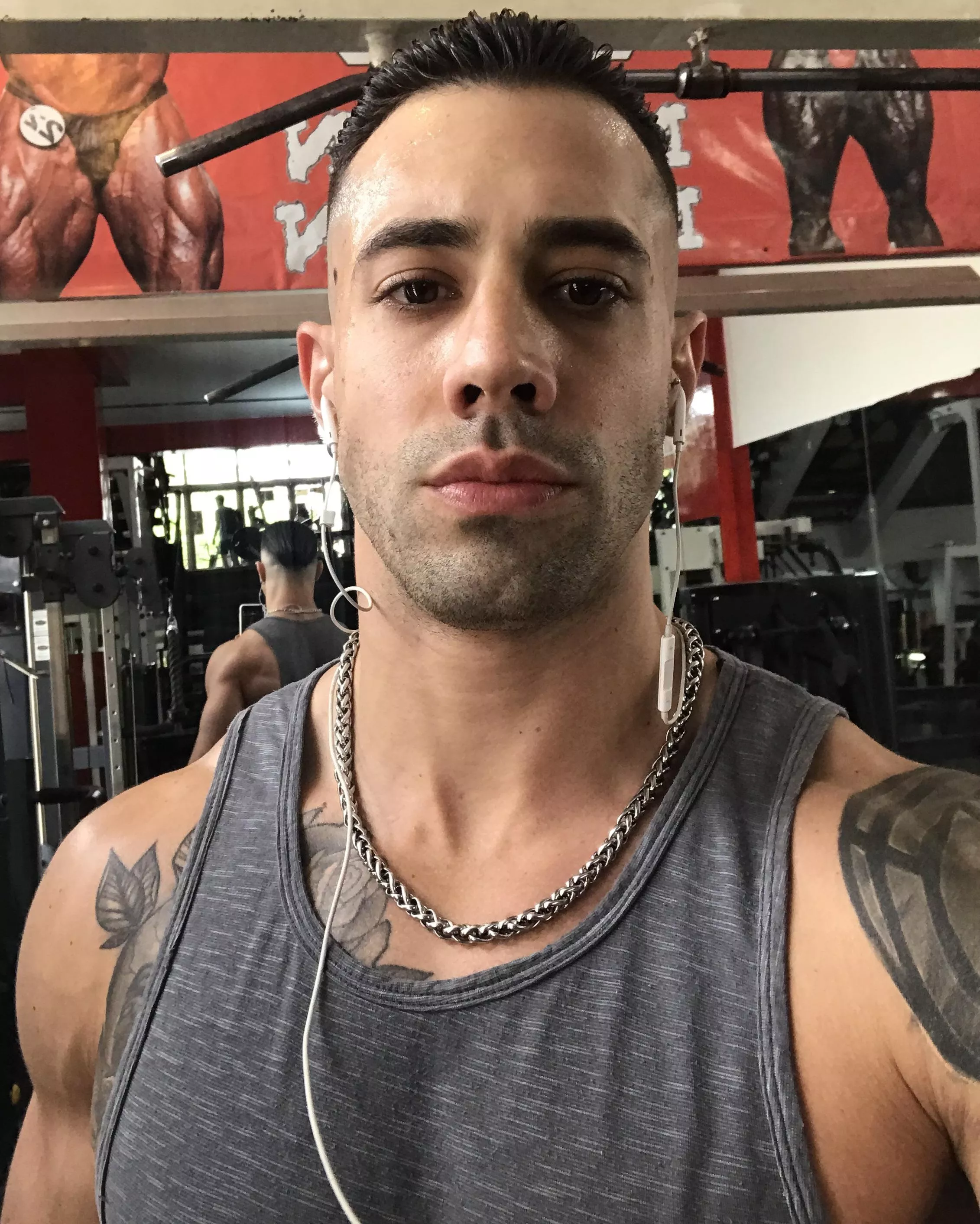 In the gym 🥵 posted by TattooedMuscled