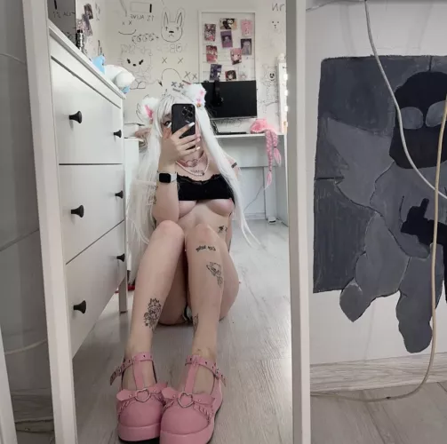 Not even a handful but more than a mouthful by SingleTheater