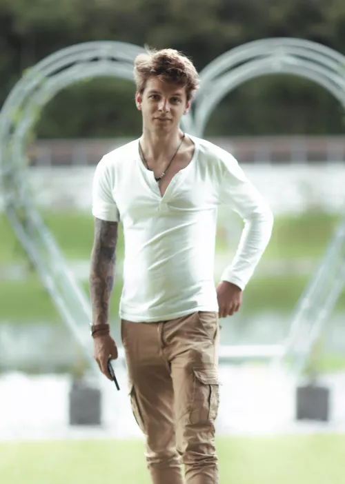 Should I cut my hair? by NinoDragomir