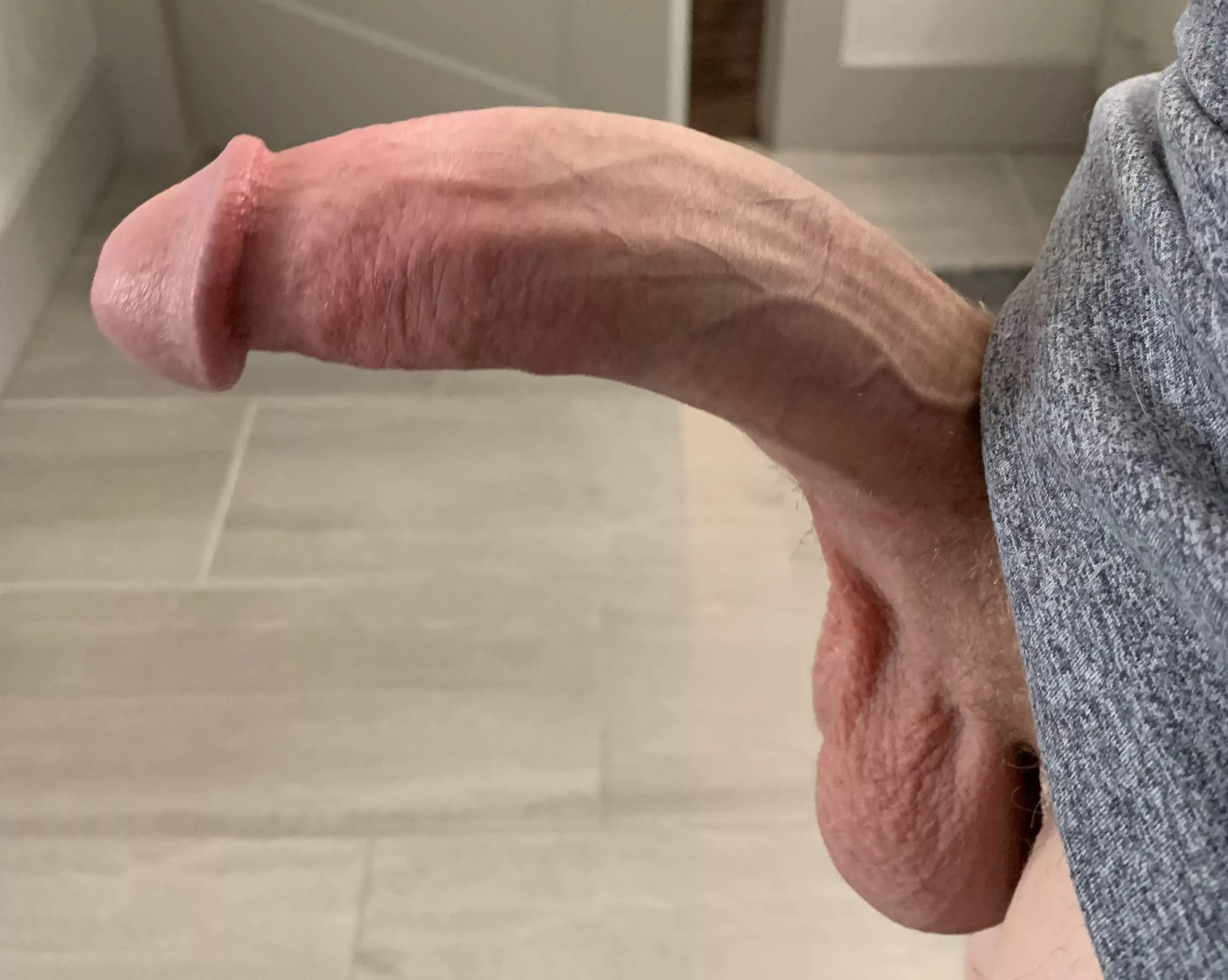 Shower time 💦 posted by b1gwh1te-