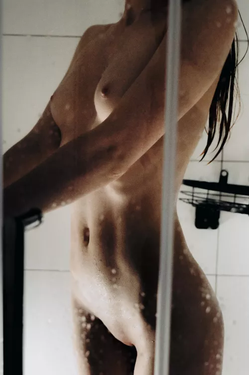 Stop scrolling and soap me up! by lily_elmia