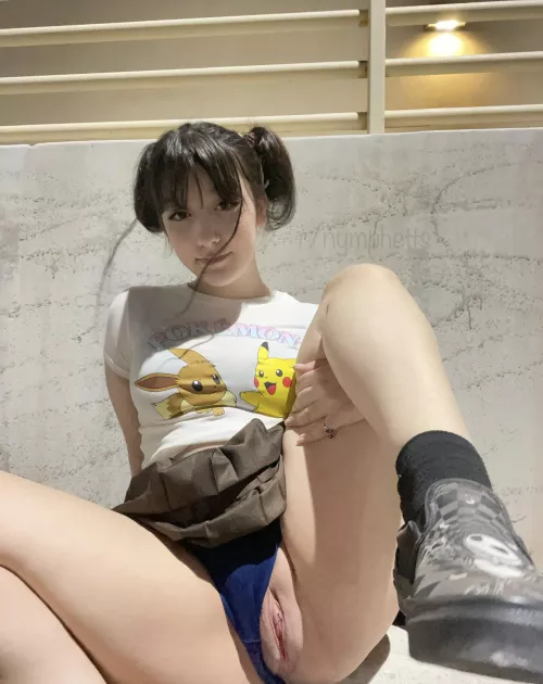 Would you eat me out in the parking lot? by nymphetts