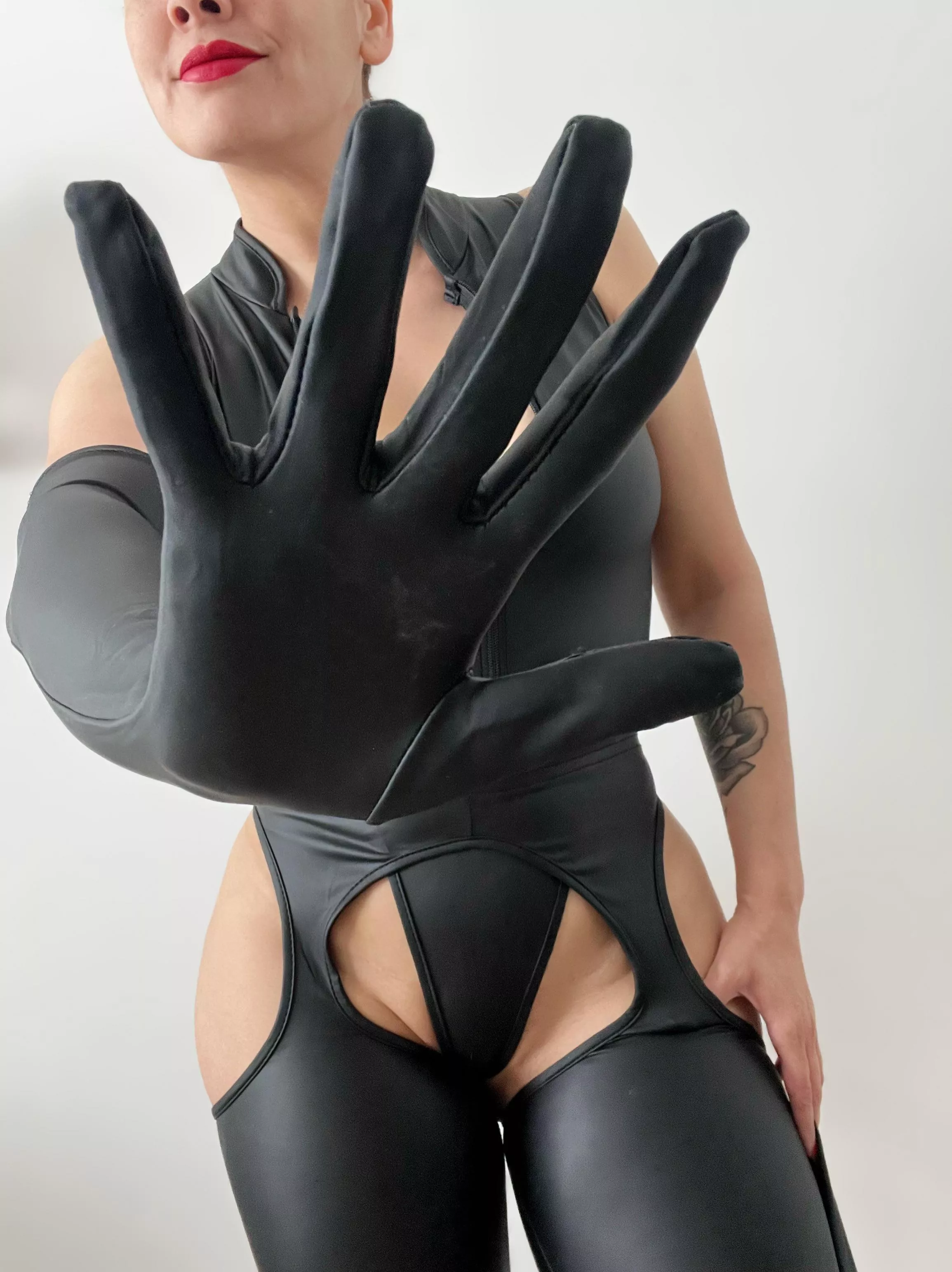 Would you like to feel the amazing touch of my leather gloves on your body? posted by chloeof